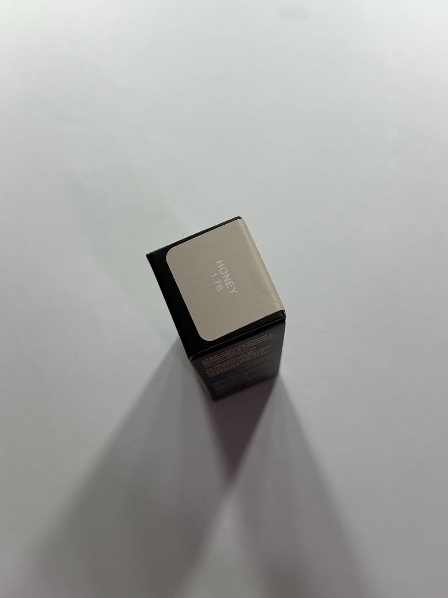 Huda Beauty Make-up: Huda Beauty Concealer – Nuovo e nell'imballaggio originale da Baar venduto da xata 2