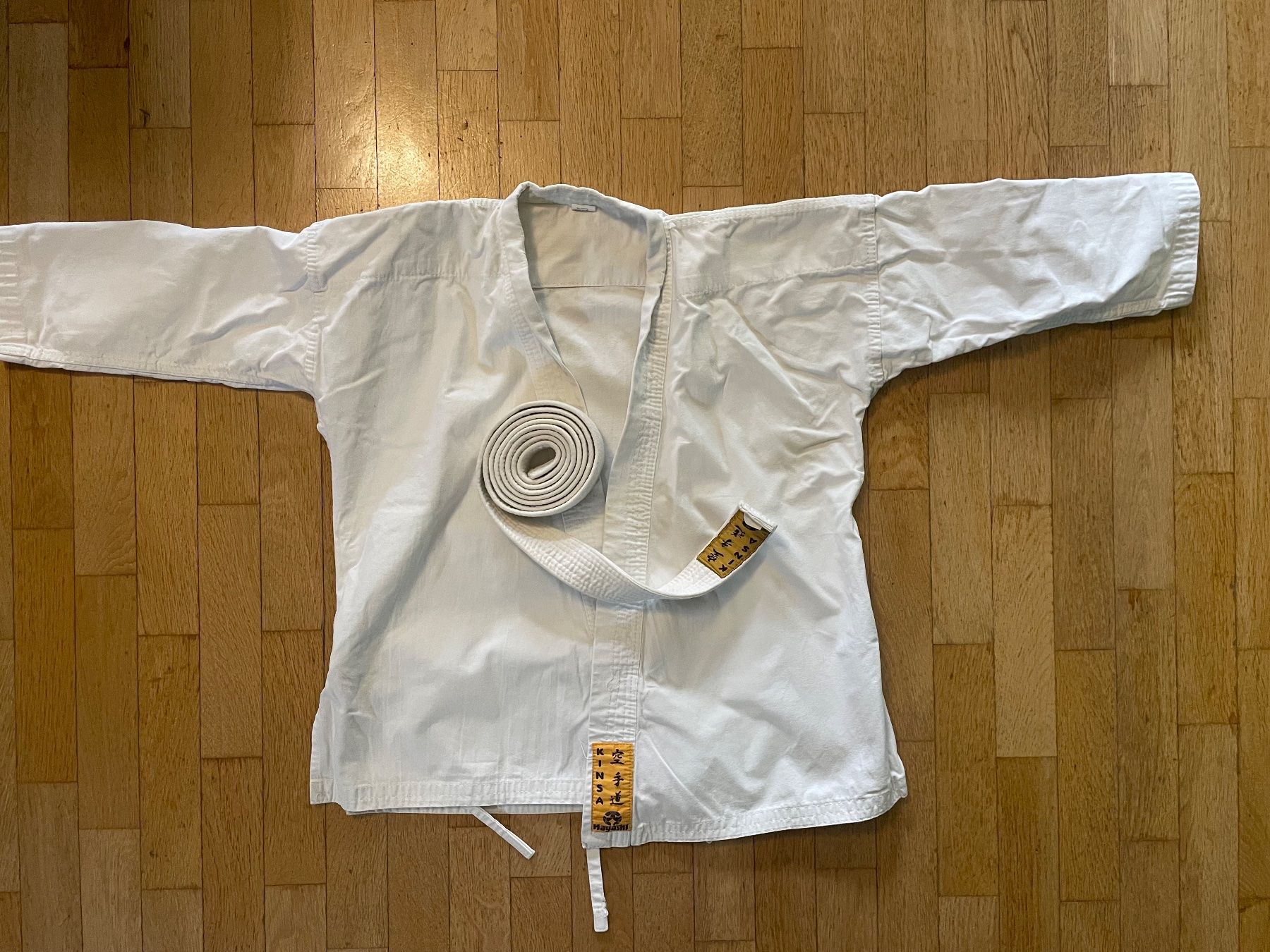 Completi: Karate Anzug Grösse 140 – Usato da Arbon venduto da mannamanna 2