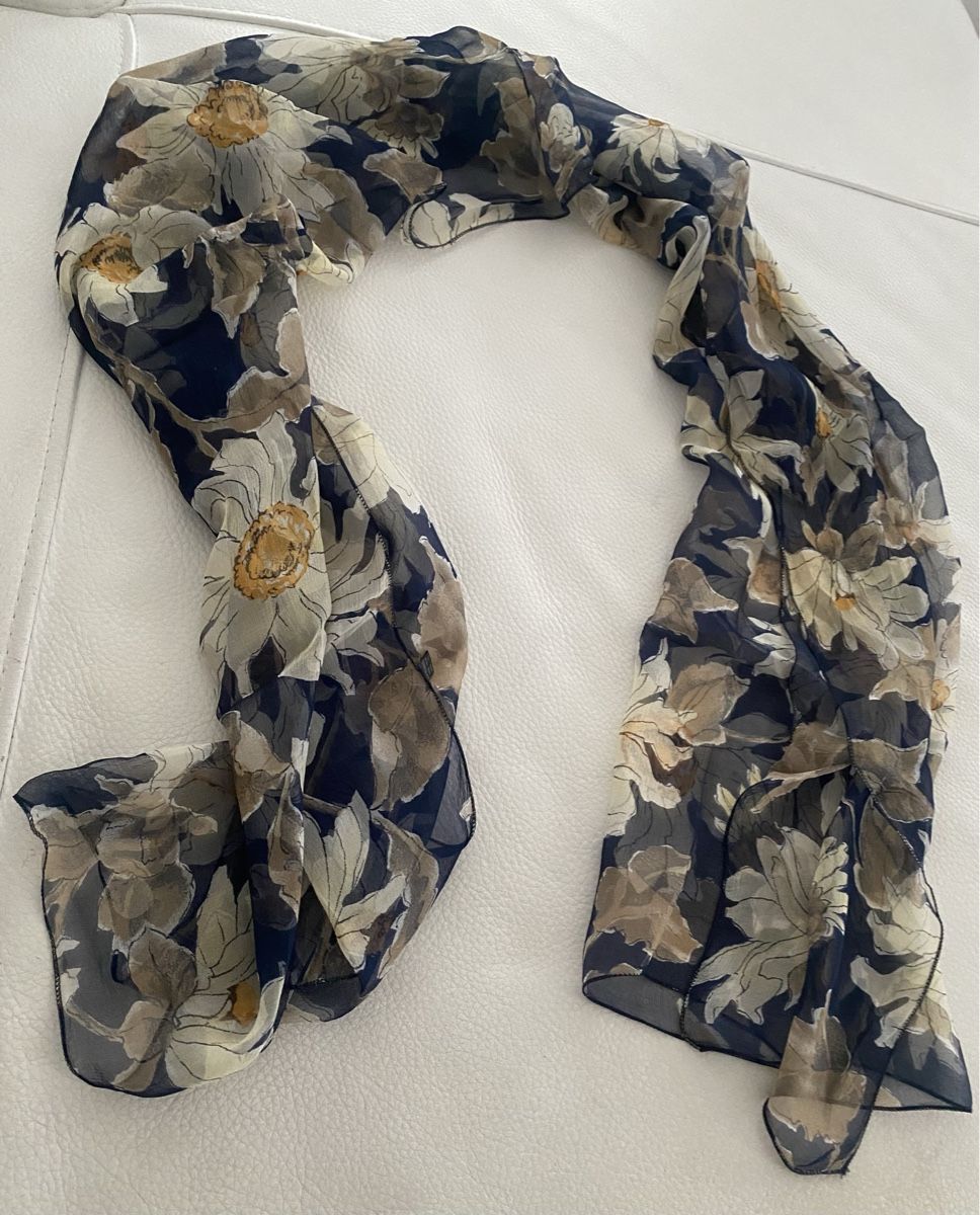 Foulard & Sciarpe: Seiden Schal 🌸 – Usato da Opfikon venduto da Luis144 1