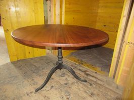 Runder Beizentisch (Nuss/120)