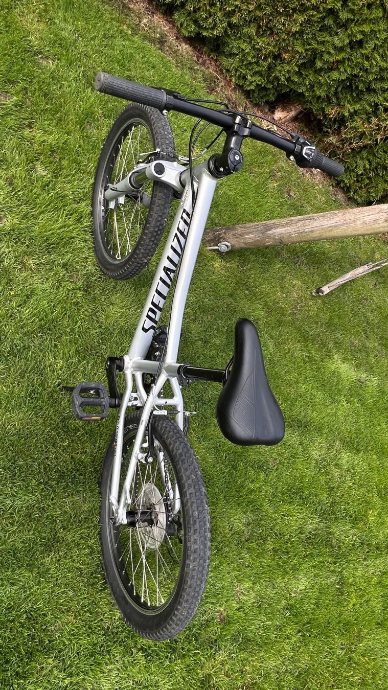 Specialized Velos: Kinder Mountainbike Kid Specialized Hotrock 20" – Gebraucht aus Niederurnen von bueKingvest 6