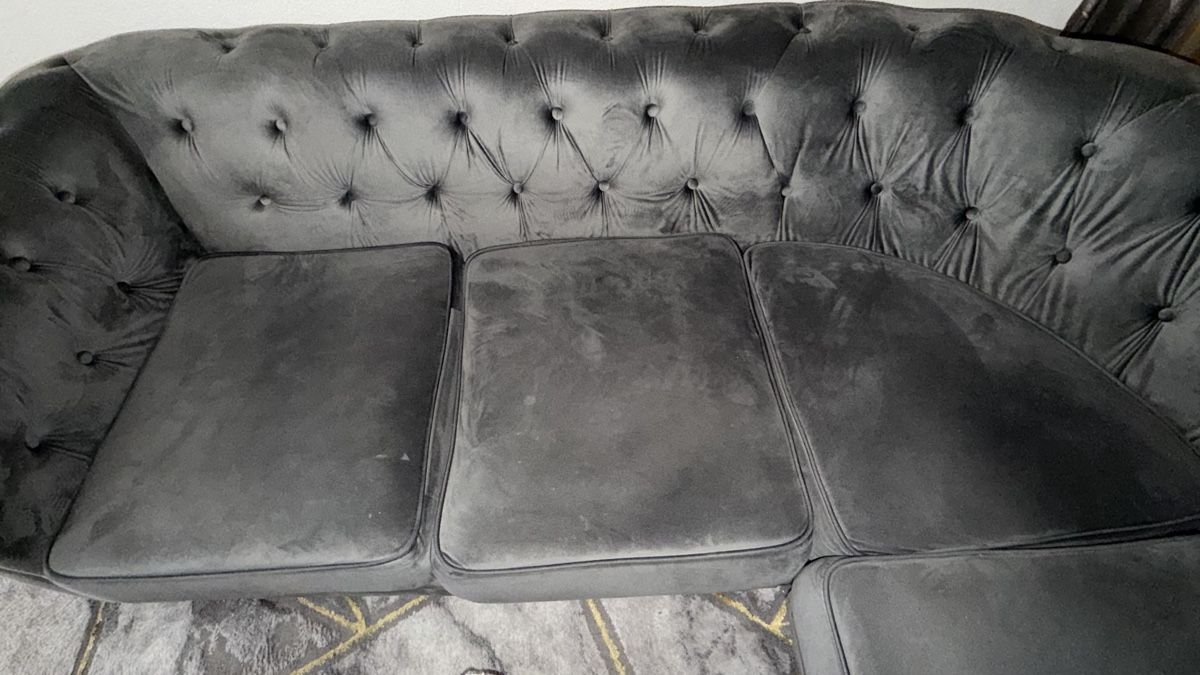 Divani: Elegante Eckcouch / Sofa mit Samtbezug, Grau - Top Zustand! – Usato da Wil SG venduto da Juls_Katie 2