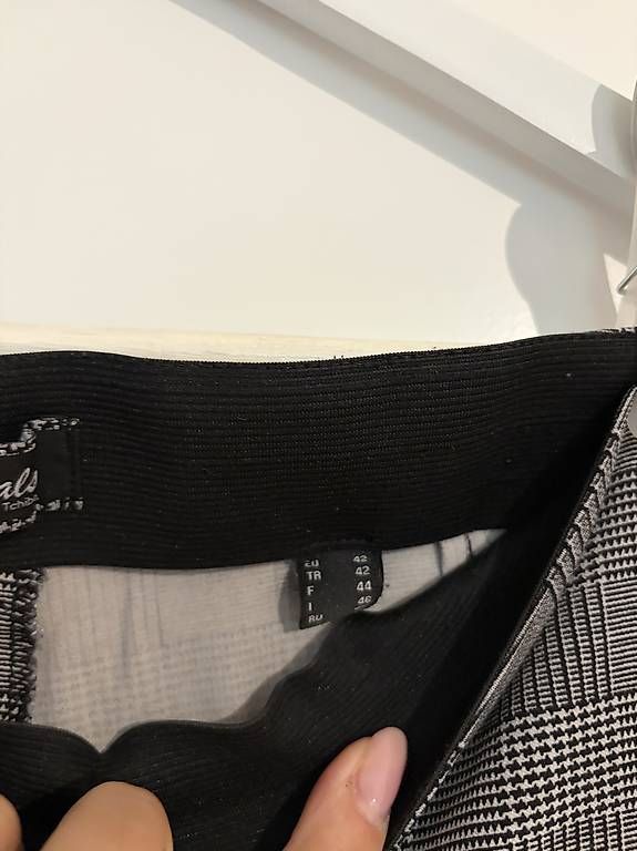 Hosen: Schicke Hose aus Stoff – Gebraucht aus Muri AG von mar_svd7 1
