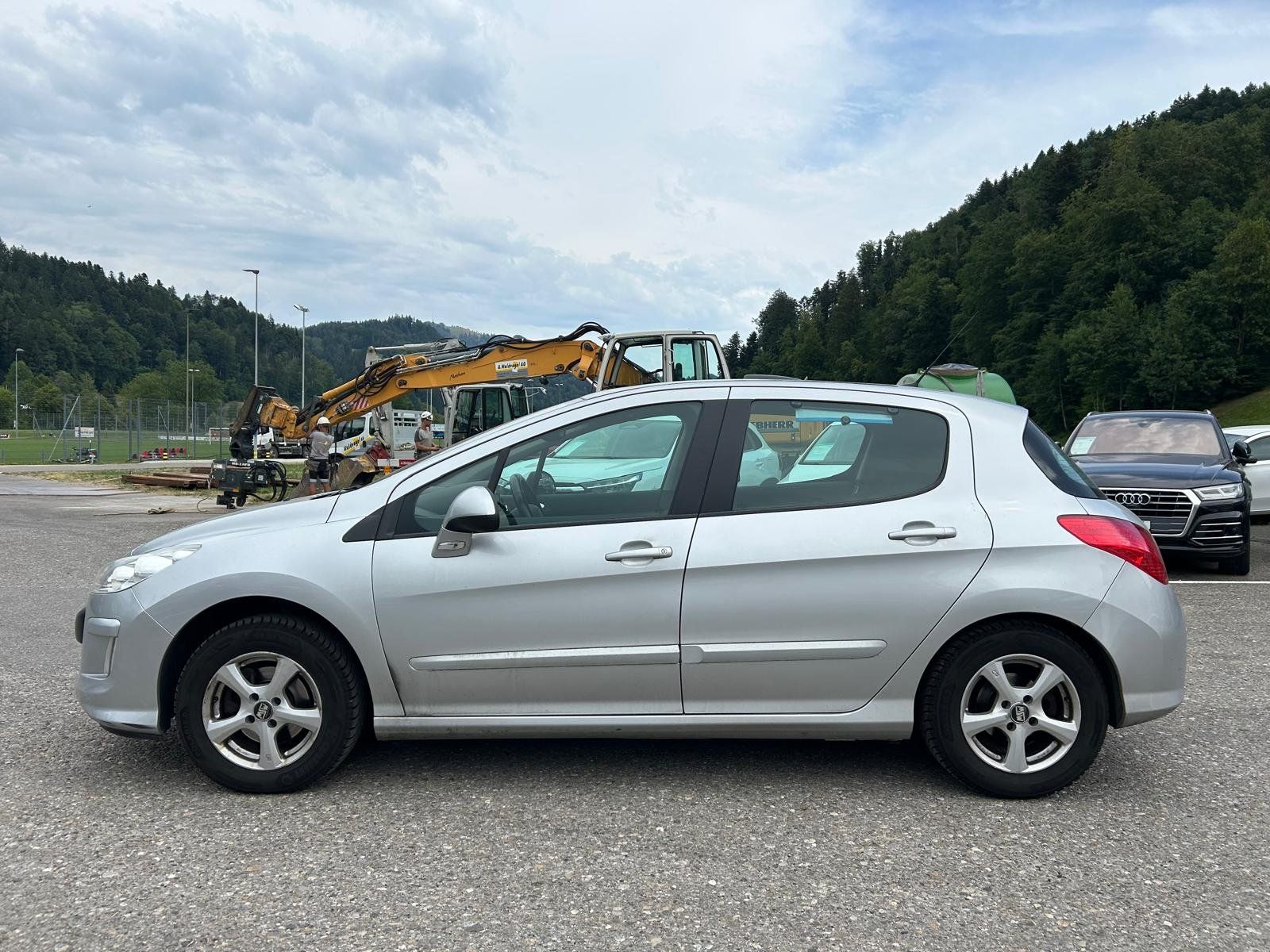 Peugeot Automobili: Peugeot 308 1.6i - Eintauschfahrzeug – Usato da Bäretswil venduto da Oberland-Automobile 2