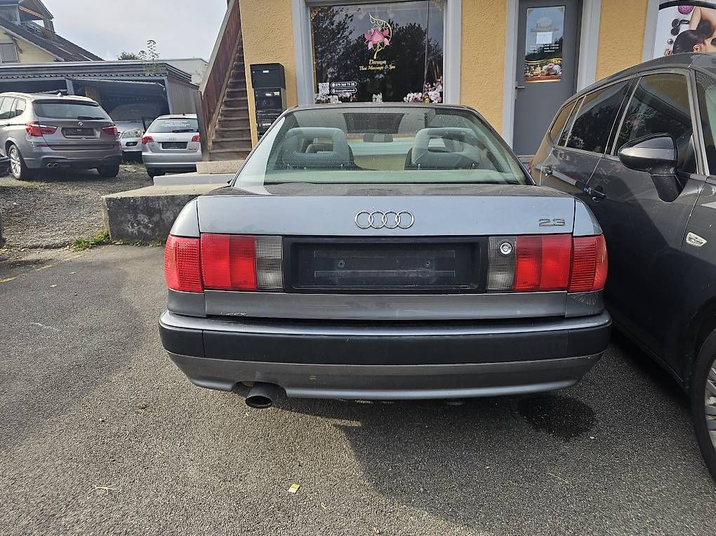 Audi Automobili: Audi 80 2.4 Benzin, Automatik – Usato da Burgdorf venduto da xBxsil 2