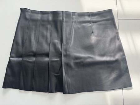Mango Lederrock, schwarz, Grösse S - Neu mit Etikett!