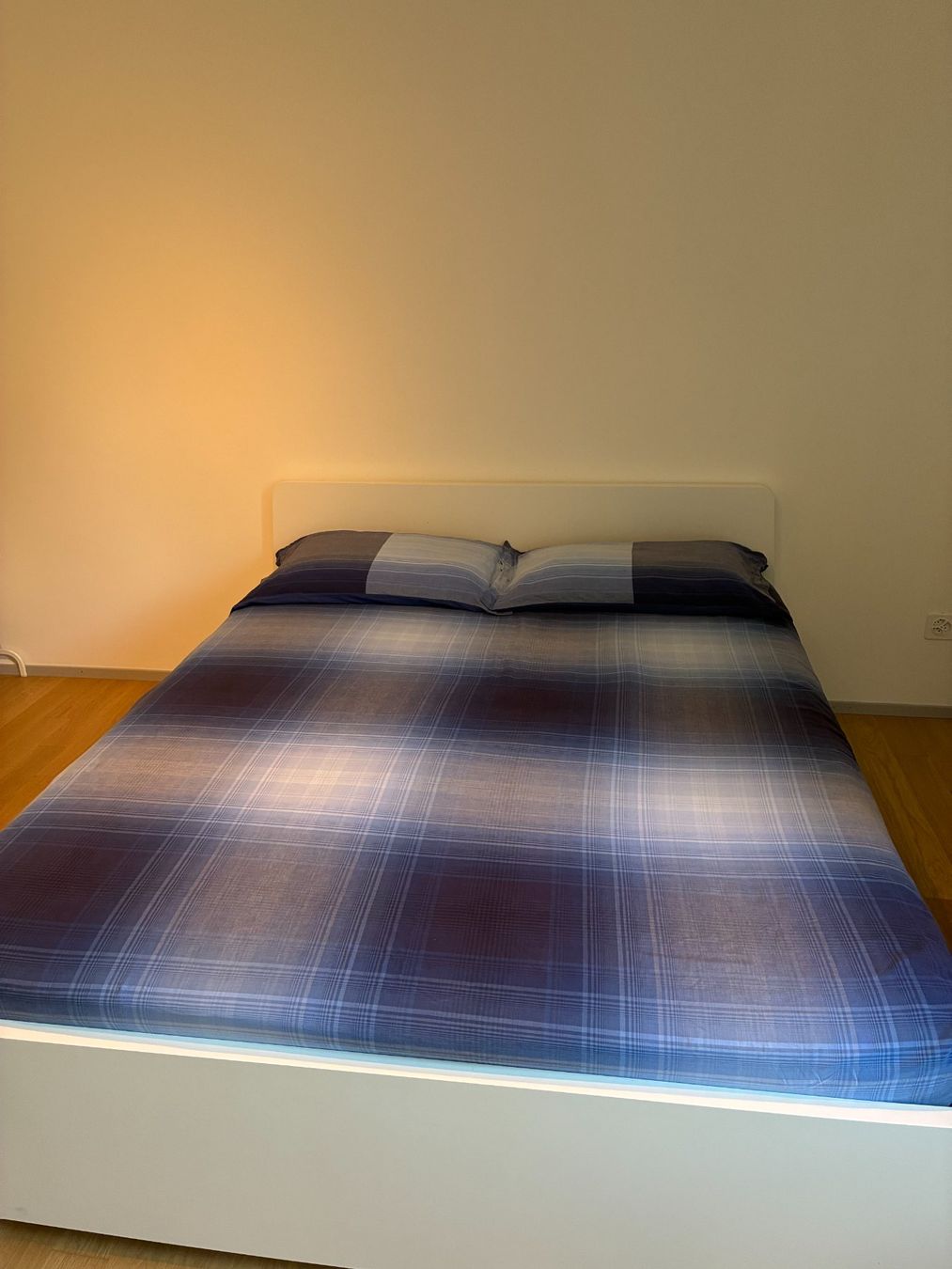 Betten: Double bed, slatted base – Gebraucht aus Zürich von lau_2rbq