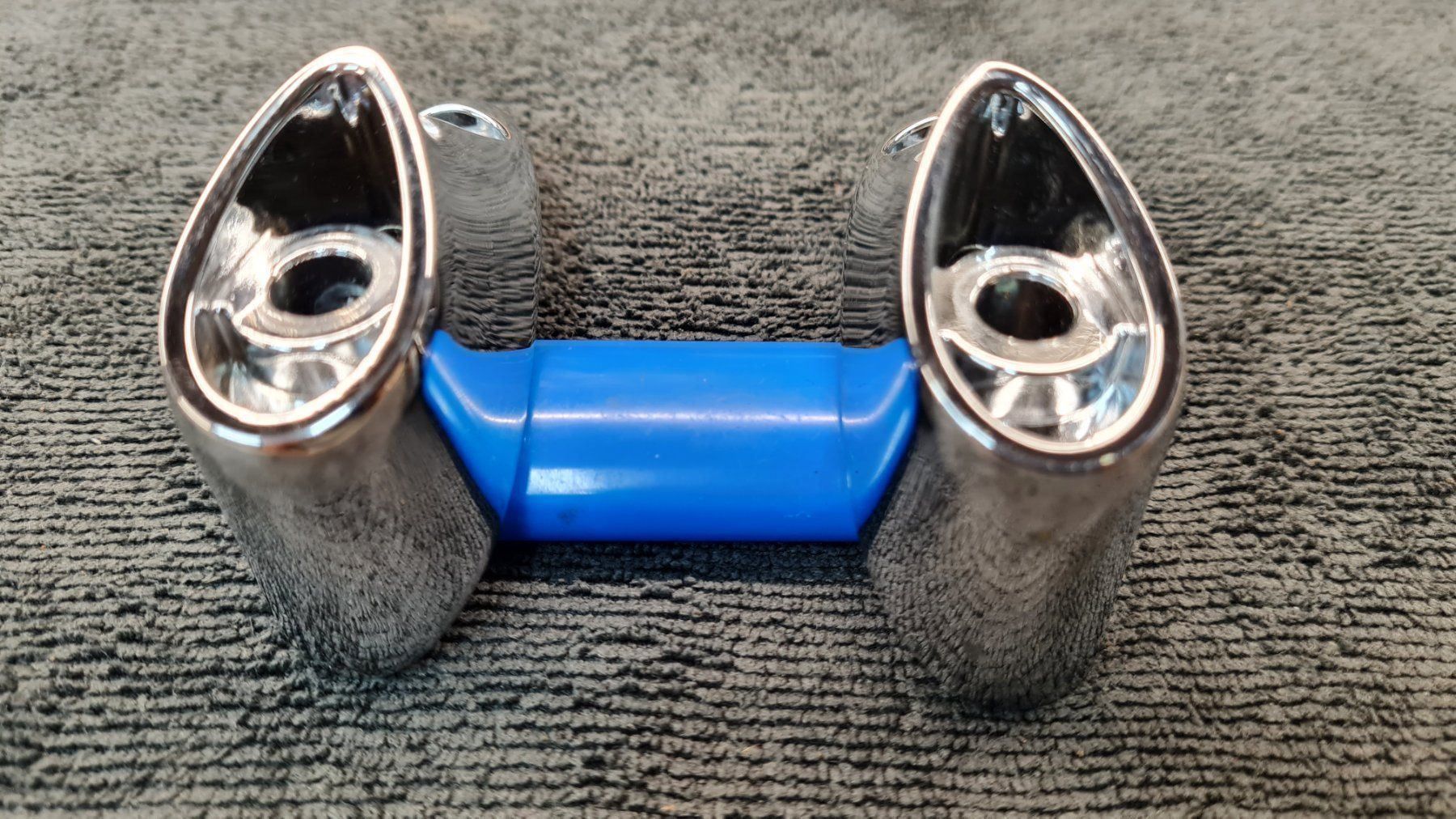 Touring: OEM Harley Road Glide Blinkerhalter Vorn – Usato da Wangen SZ venduto da mollosser 5