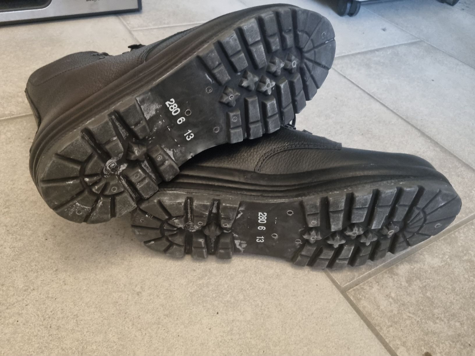 Schweizer Armee Scarpe da uomo: Swiss Army Springerstiefel – Nuovo (secondo la descrizione) da Unterseen venduto da Leopuston 1