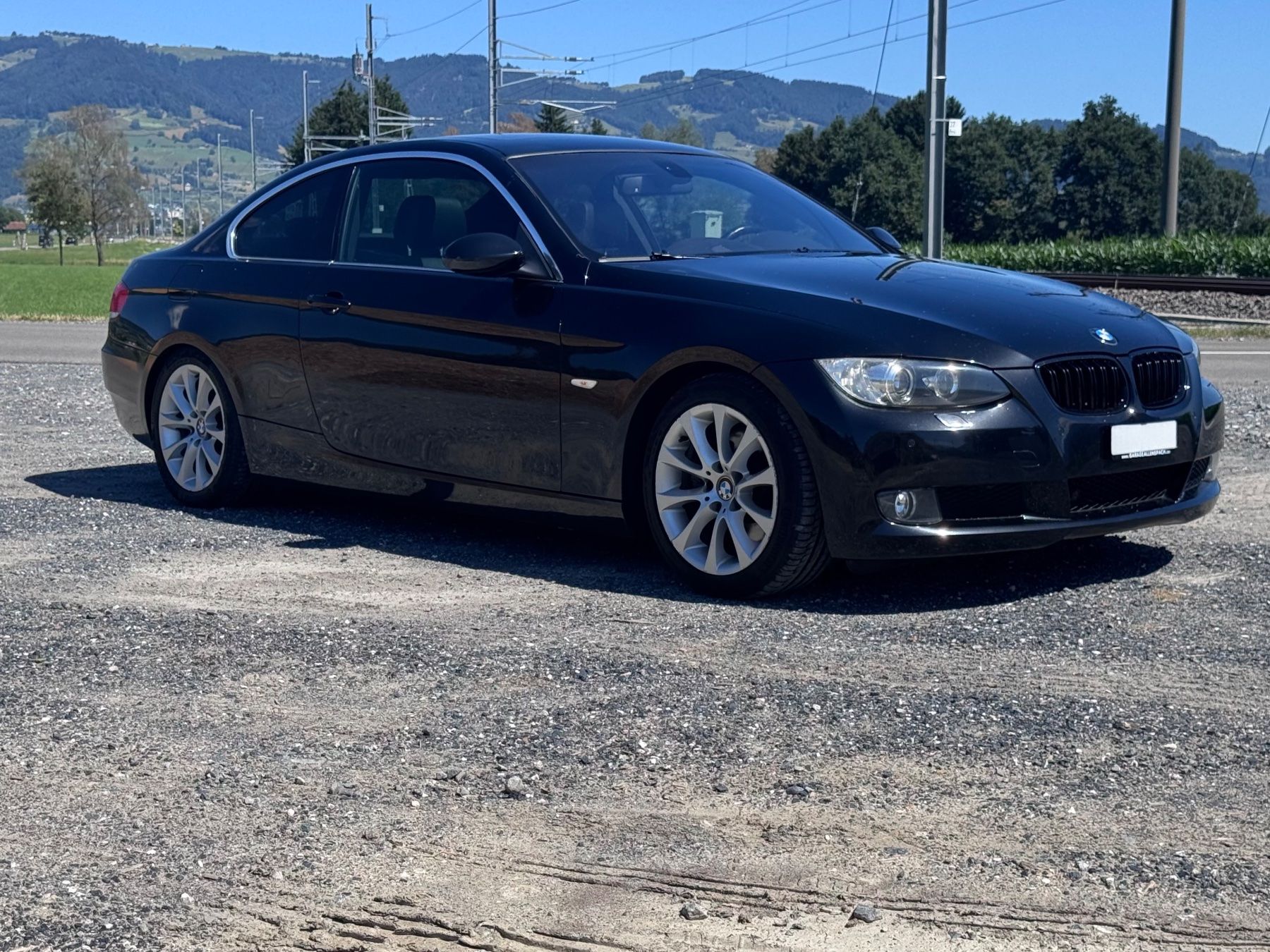 BMW Autos: BMW 325i xDrive Coupé E92 – Gebraucht aus Montlingen von JJ.D 1