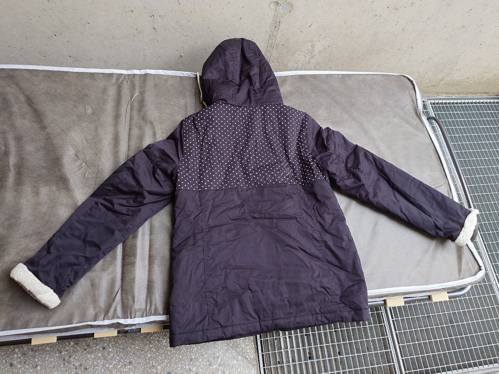 Giacche: Warme Winterjacke Grösse 38 – Usato da Bätterkinden venduto da Grooovy 7