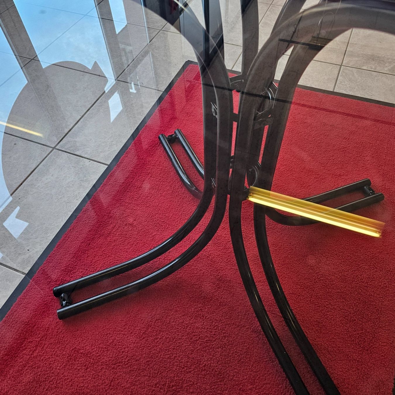 Tavoli: 1980 Glas Dining Table Esstisch Rauchglas, Doppel- Stahlrohr – Usato da Nottwil venduto da Wondewa-Shop 8
