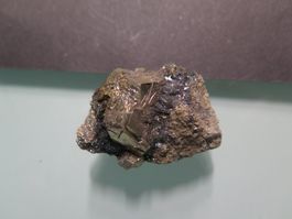 Pyrit mit Hämatit, sehr glänzend von Rio Marina, Elba Ital.