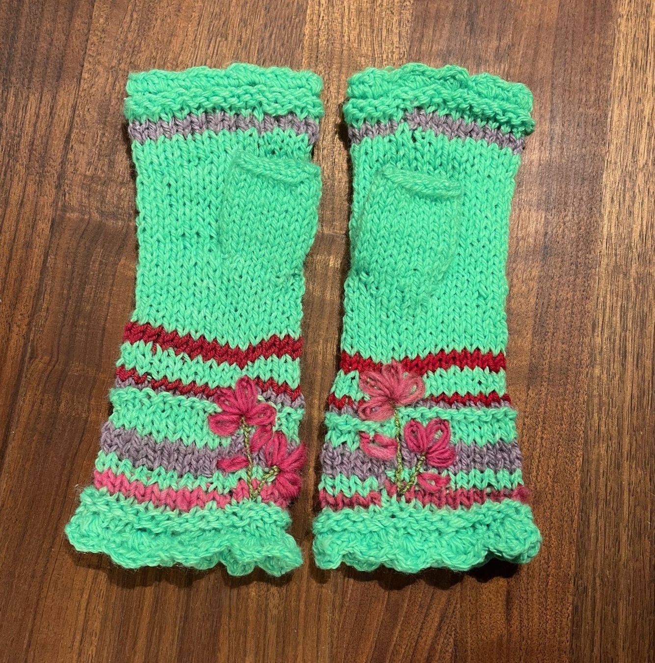 Guanti & manicotti: Handgestrickte Pulswärmer grün – Nuovo e nell'imballaggio originale da Laufen venduto da eichhorn15 3
