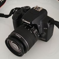 Canon EOS 1000D mit EF-S 18-55mm Objektiv – Set mit Zubehör