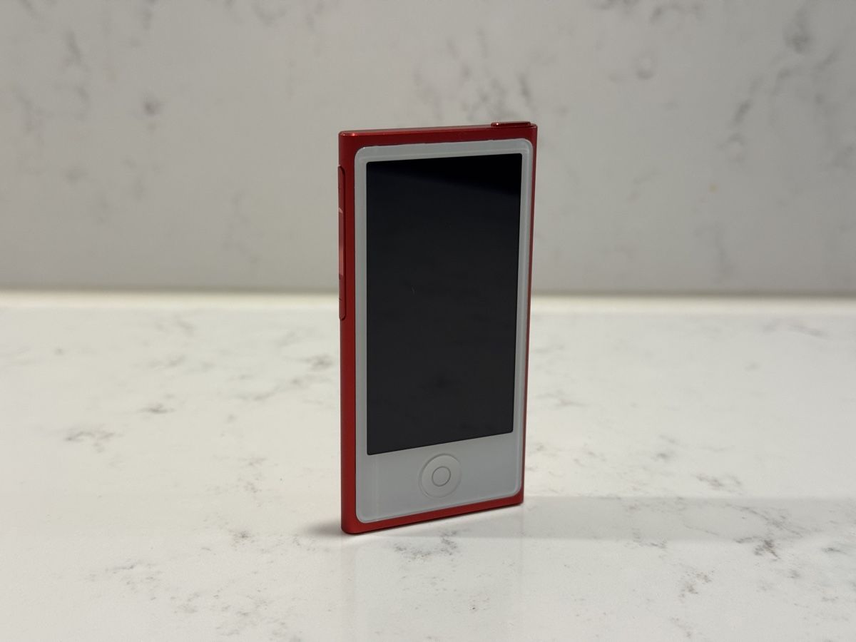 Apple Tragbarer Mediaplayer: iPod nano 7. Generation RED Soezialedition 16 GB – Gebraucht aus Zürich von RicardoExplorer 1