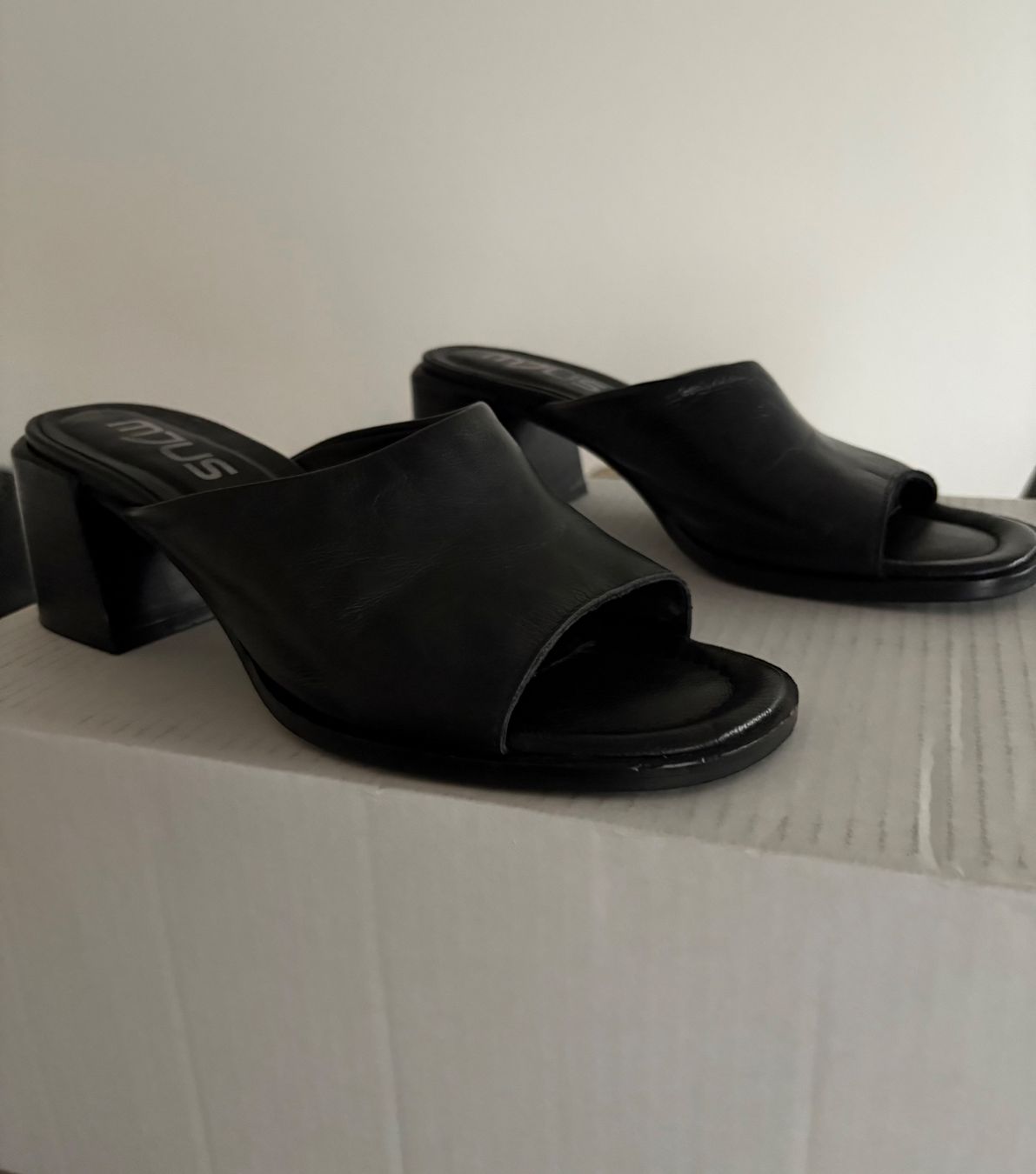 Mjus Damenschuhe: MJUS Leder Pantoletten gr39 Neuwertig – Neu (gemäss Beschreibung) aus Niederbipp von fashionfuchs 2