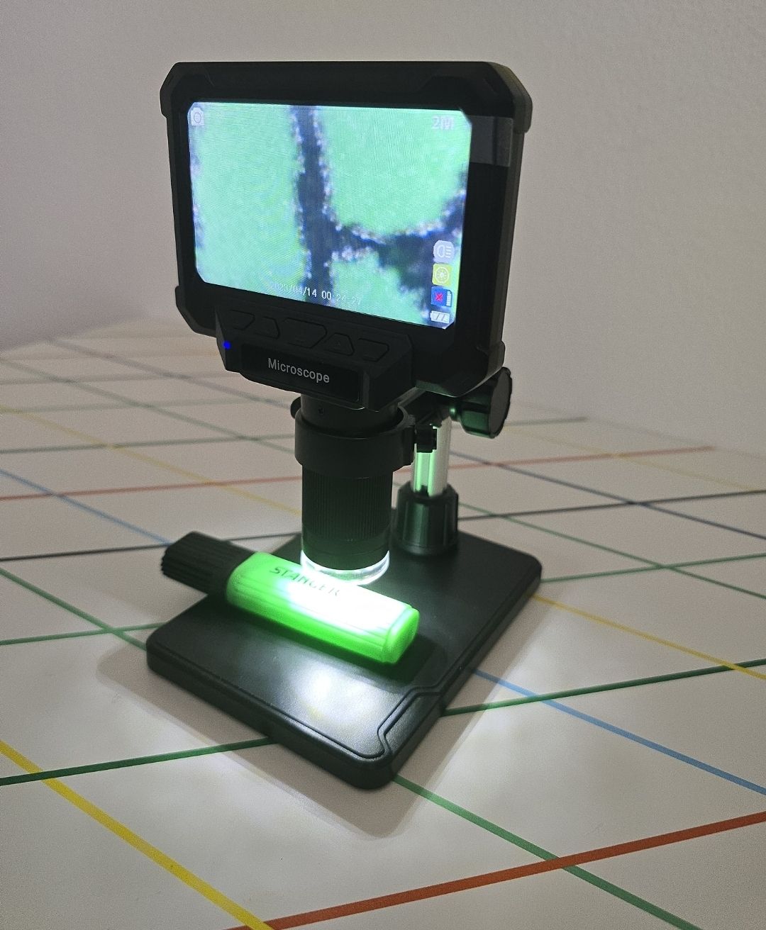 Mikroskopie: Digital Microscope with Screen and Stand, Black, Used – Neu und originalverpackt aus Zürich von dev_5brj 3