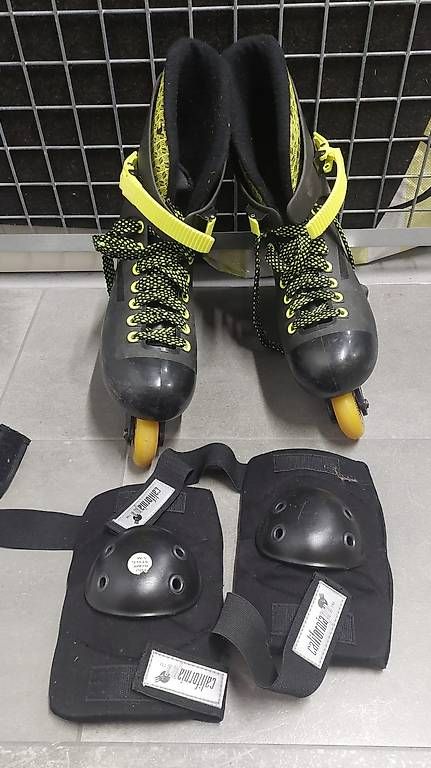 Pattini in linea & Pattini a rotelle: Rollerblade / Inlineskates – Usato da Thalwil venduto da sim_ccz6 1