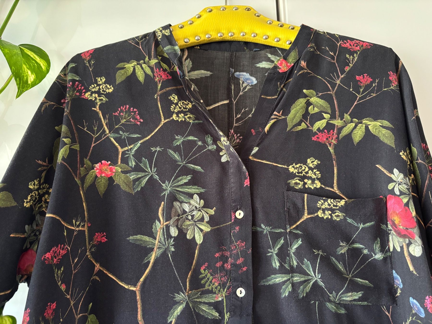 Blusen: Leichte Bluse mit Blumen ca. Gr. M – Gebraucht aus Zürich von missmodernage 1