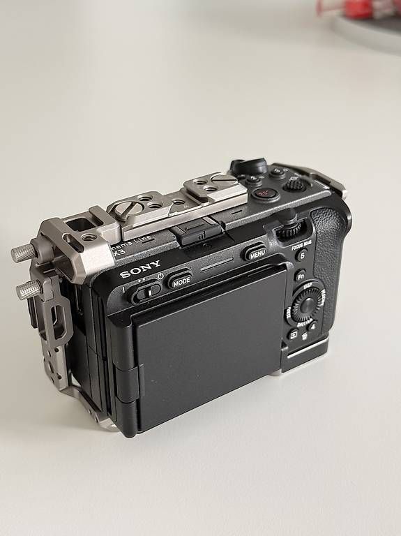 Camcorder: Sony FX3 + Poignée XLR + Cage Tilta – Gebraucht aus Préverenges von lee_2wp6 1