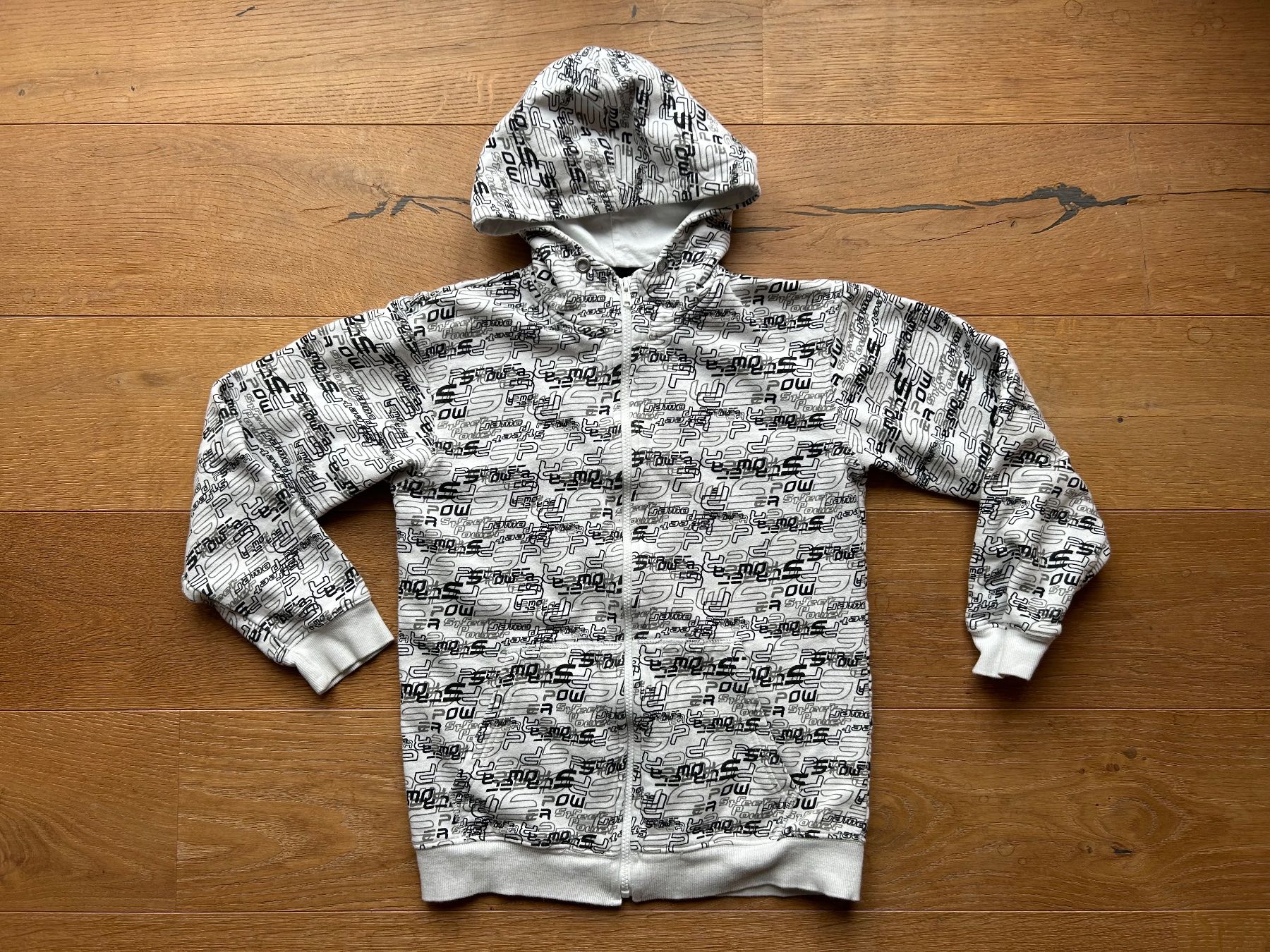 Giacche & Cappotti: Kinder- Sweatjacke HERE THERE 146/152 – Usato da Grub AR venduto da DukeStatham
