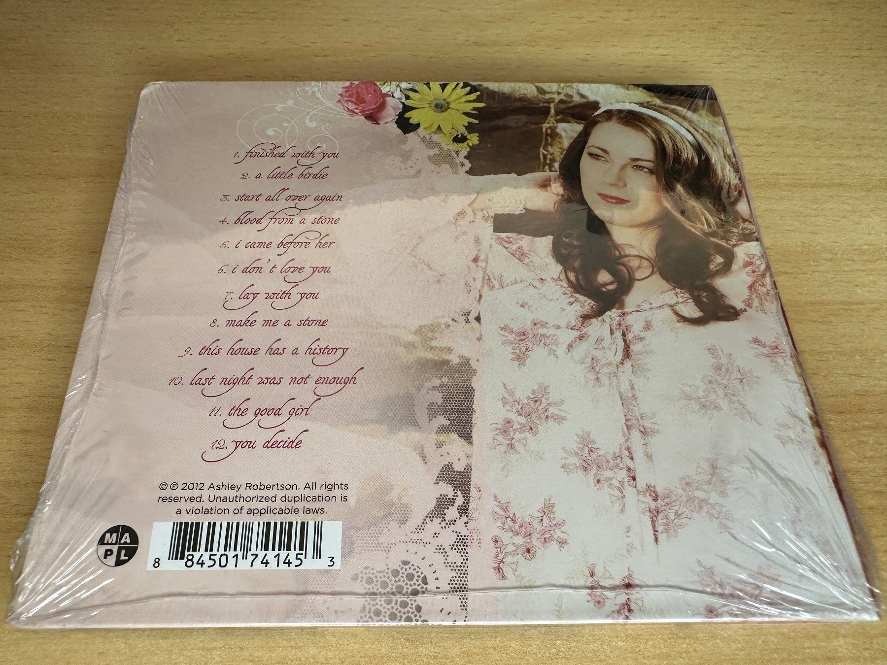 CD: Ashley Robertson – Start Again – Usato da Rikon im Tösstal venduto da Alpenmutz 1