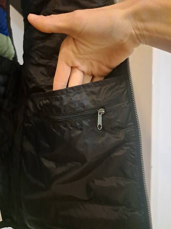 Gilets & Westen: Damen Daunenweste Cotopaxi XL – Gebraucht aus Tägerwilen von yvonnis 4