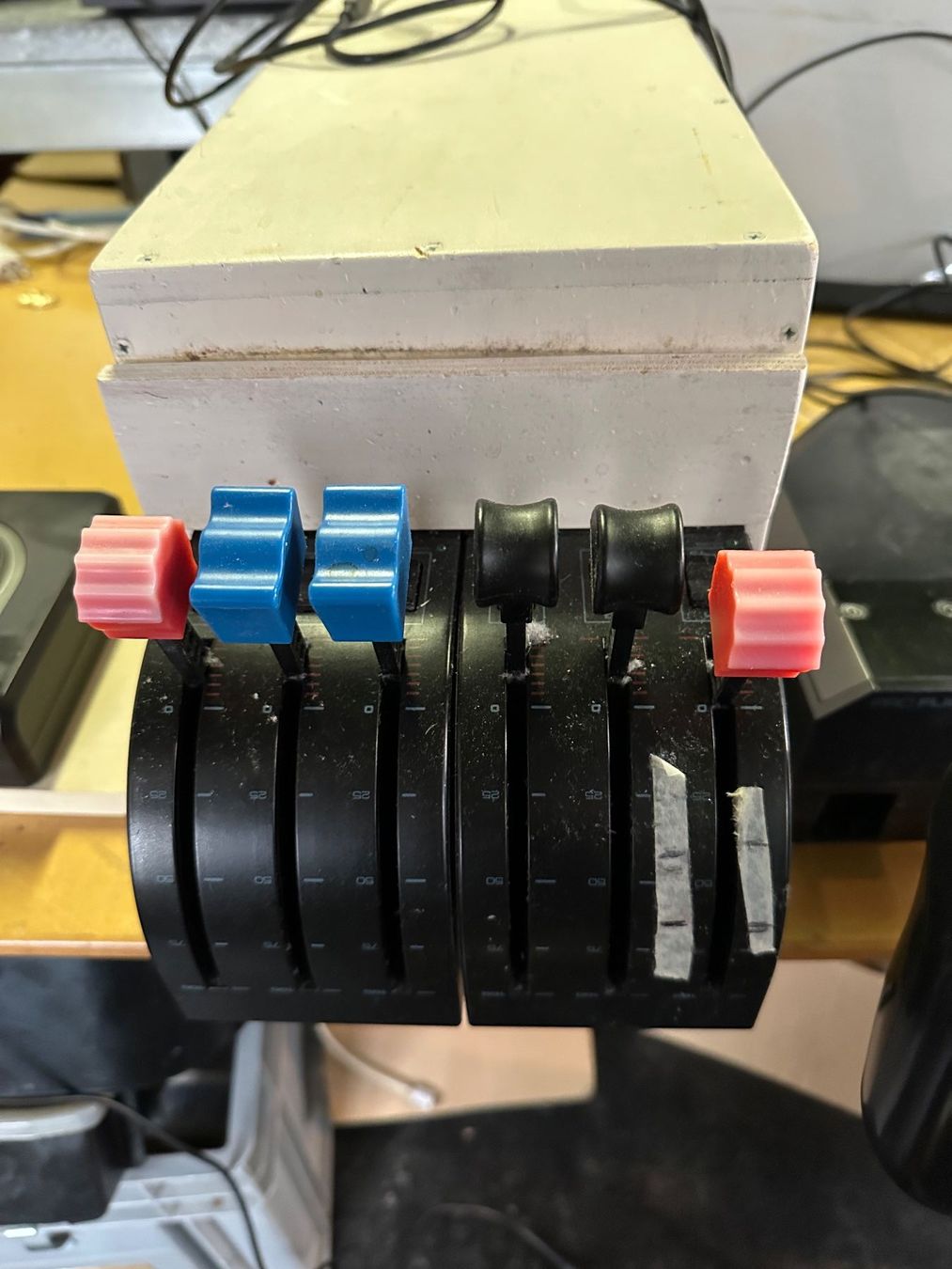 Saitek Controller: Flugsimulator – Gebraucht aus Brügg BE von TSP02 3