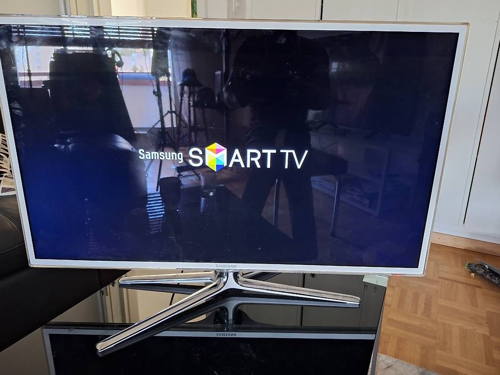 Samsung Televisori: Samsung Smart TV 43" diagonal 108cm – Usato da Fribourg venduto da Nice_SBK