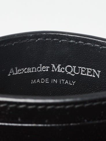 Alexander Mcqueen Taschen: ALEXANDER MCQUEEN Black Embossed Leather Skull Phone Case On – Neu (gemäss Beschreibung) aus Dübendorf von Dave702 2