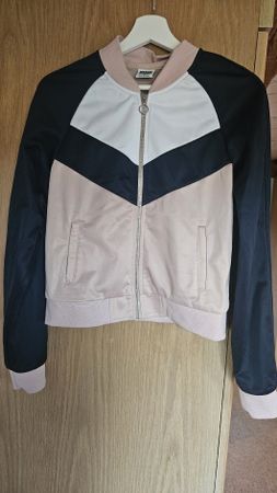 Leichte Jacke in Grösse M