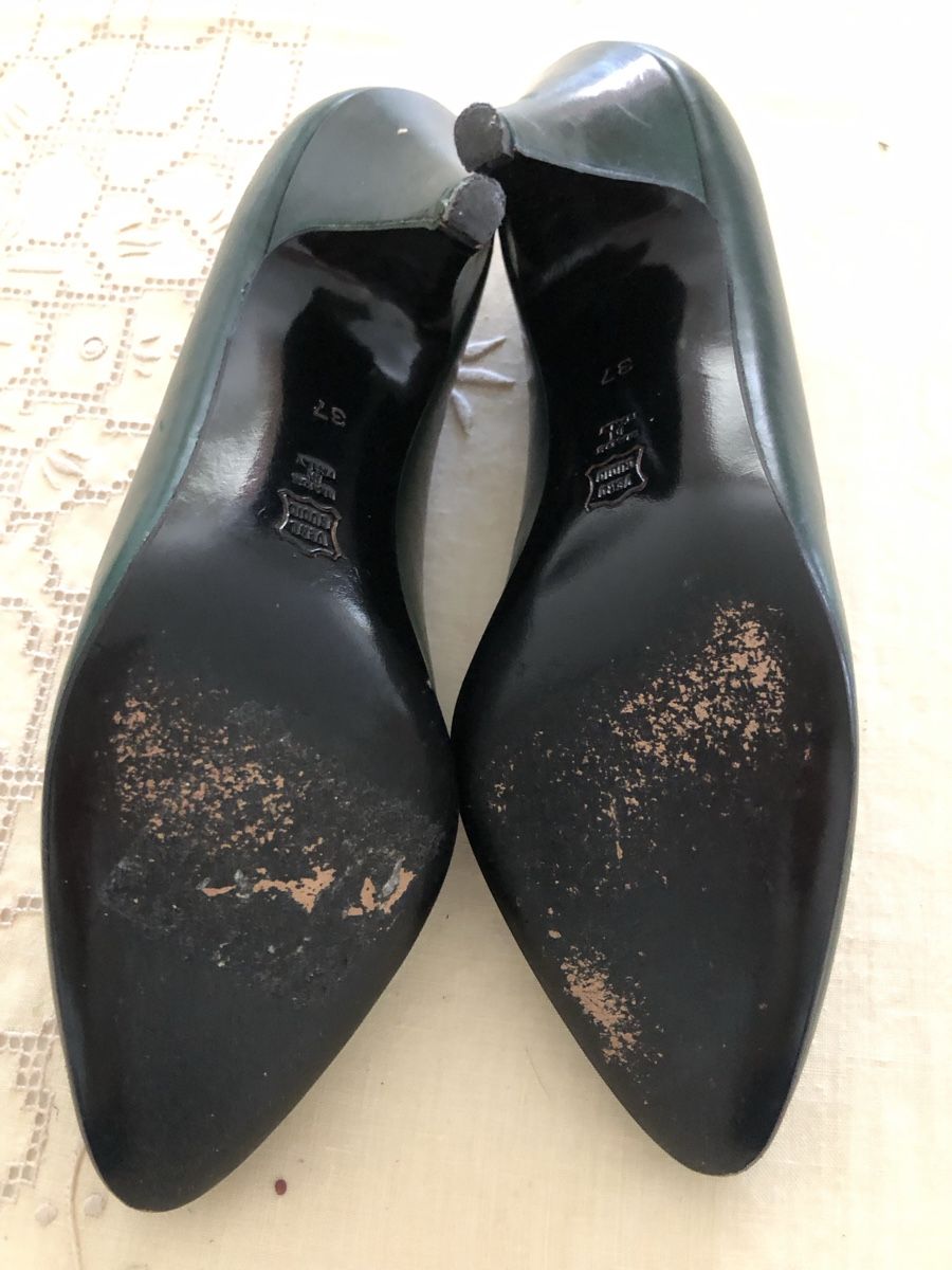 Scarpe da donna: Dunkelgrüne Lederpumps – Nuovo (secondo la descrizione) da Solothurn venduto da Congela 2
