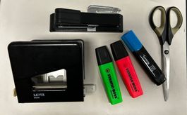 Büro-Set: Locher Leitz, Schere, Bostic & 3 Stabilo Boss