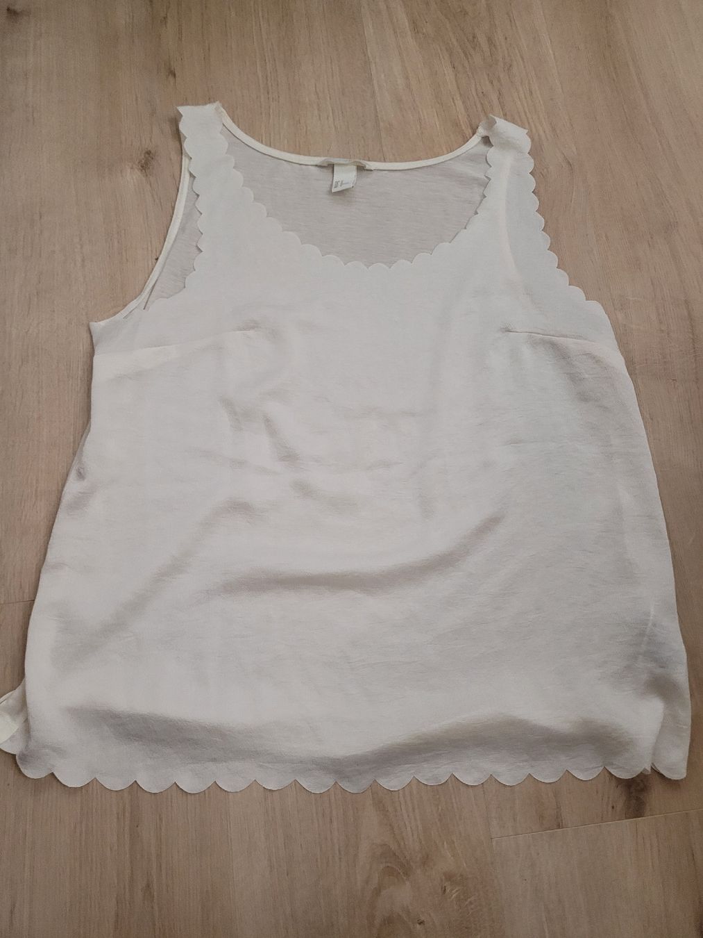 Top: Top Gr. M – Usato da Lupsingen venduto da sta_wgg5