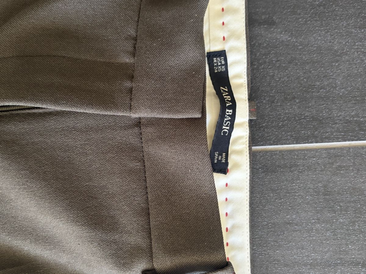 Zara Hosen: Zara Basic Stoffhose braun/grün Grösse XS – Neu (gemäss Beschreibung) aus Büsserach von SalebyGianni 1