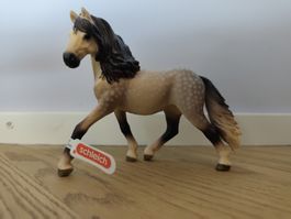 1 schleich horse