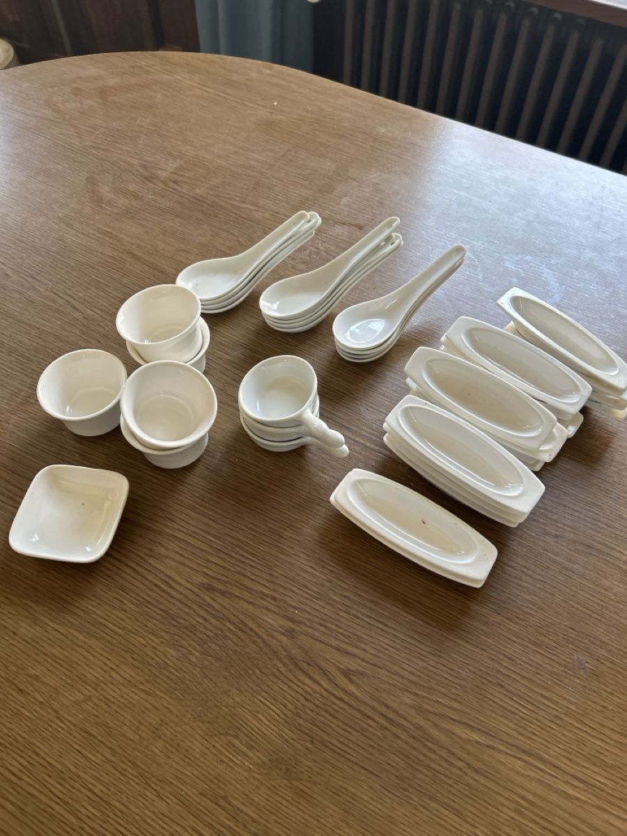 Set di piatti: Porcelain Dish für Apero – Usato da Oetwil a.d. Limmat venduto da tobbra
