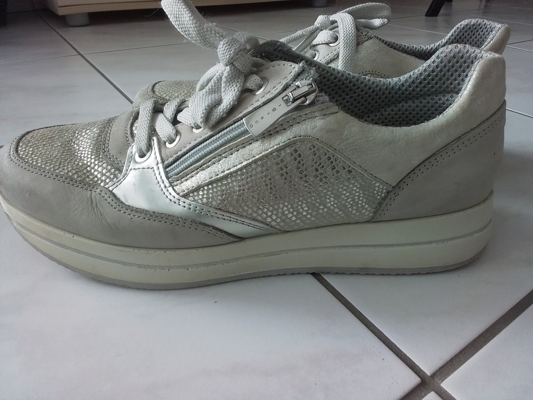 Chaussures femmes: IGI & CO. SCHUHE Gr.40 – D'occasion à Heimberg par sunny1970