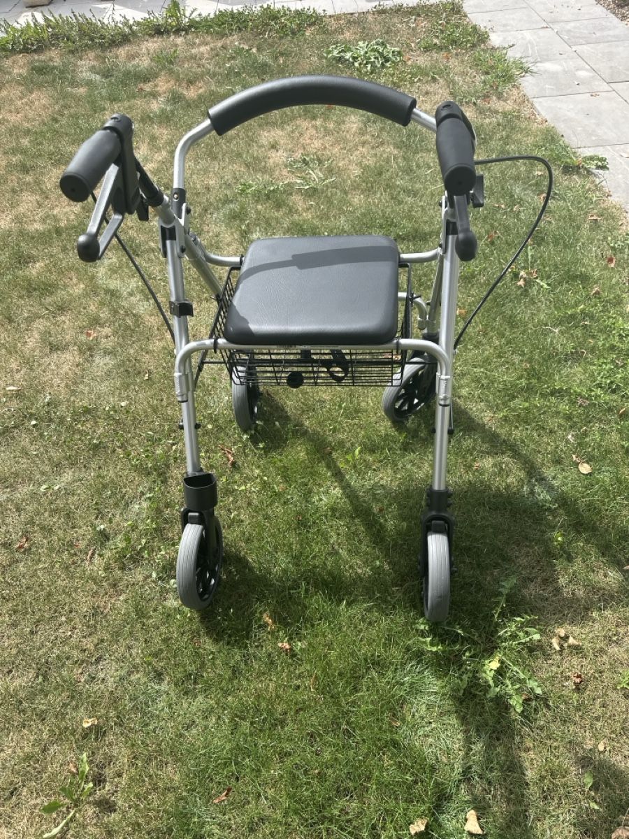 Aides à la marche: Rollator Dietz LIGERO – Neuf (Voir description) à Egg b. Zürich par Chobe 4
