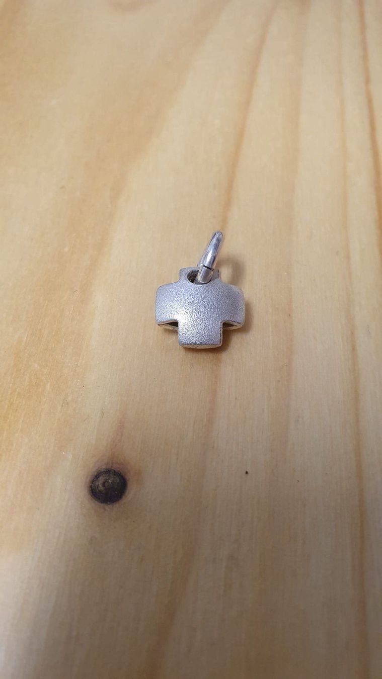 Anhänger: Modeschmuck / Schmuckanhänger Kreuz – Gebraucht aus Nebikon von Japostyle