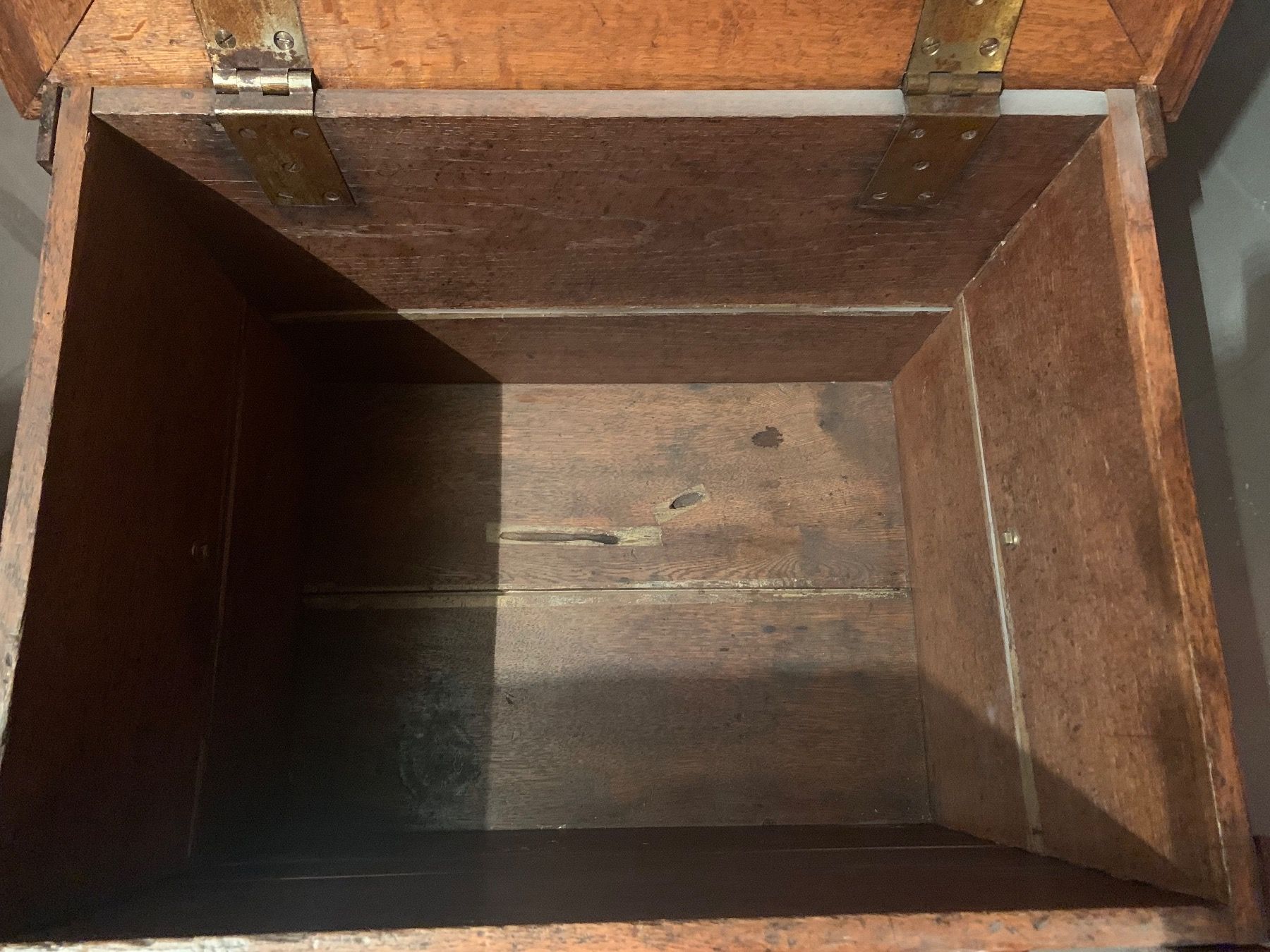 Cassapanche: Wunderschöne, braune Holztruhe – Usato da Cham venduto da Hello000 4