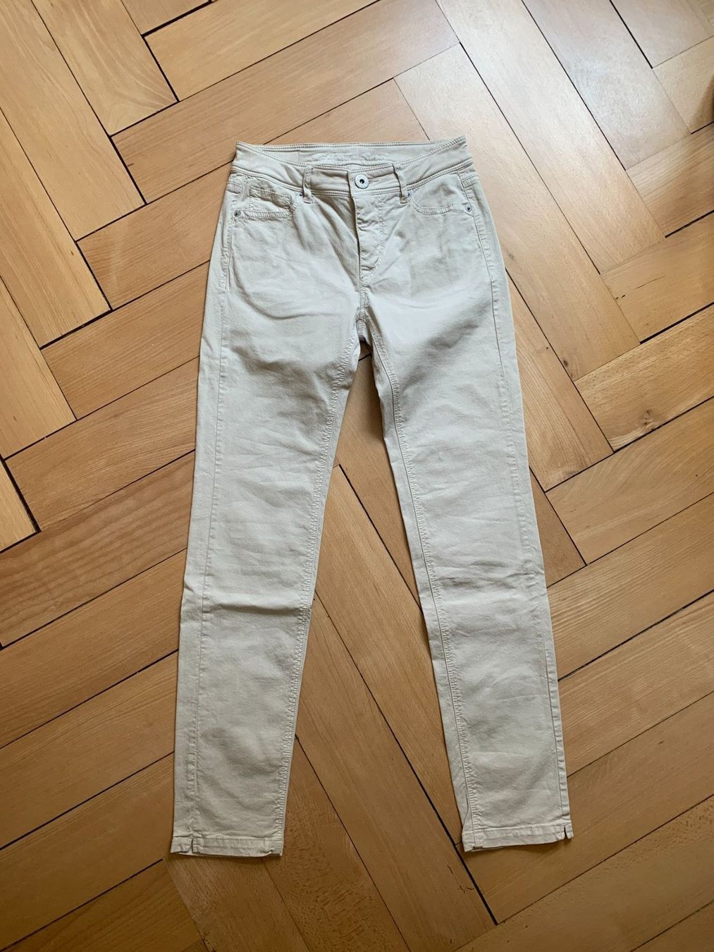 Raffaello Rossi Jeans: RAFFAELLO ROSSI - Jeans beige XS – Usato da Zürich venduto da Diazaio