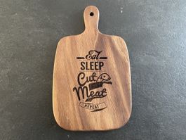 Schneidebrett "Eat Sleep…" aus Akazienholz