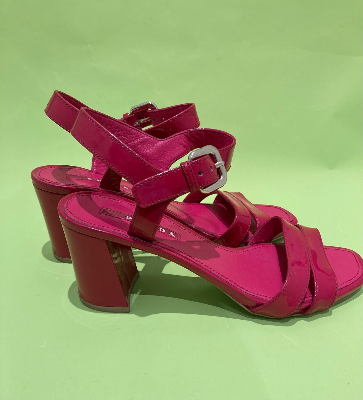 Prada Scarpe da donna: Prada scarpe sandali 35,5 NEW – Nuovo (secondo la descrizione) da Paradiso venduto da Kayakara 2