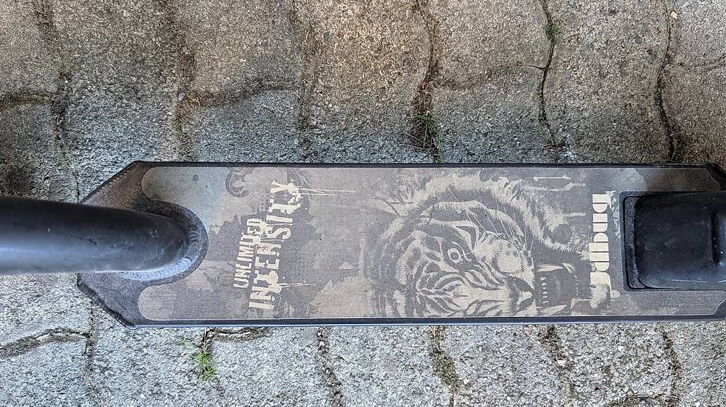 Kickboard: Stylischer Roller zu verkaufen. – Usato da Jonen venduto da Topcut 2