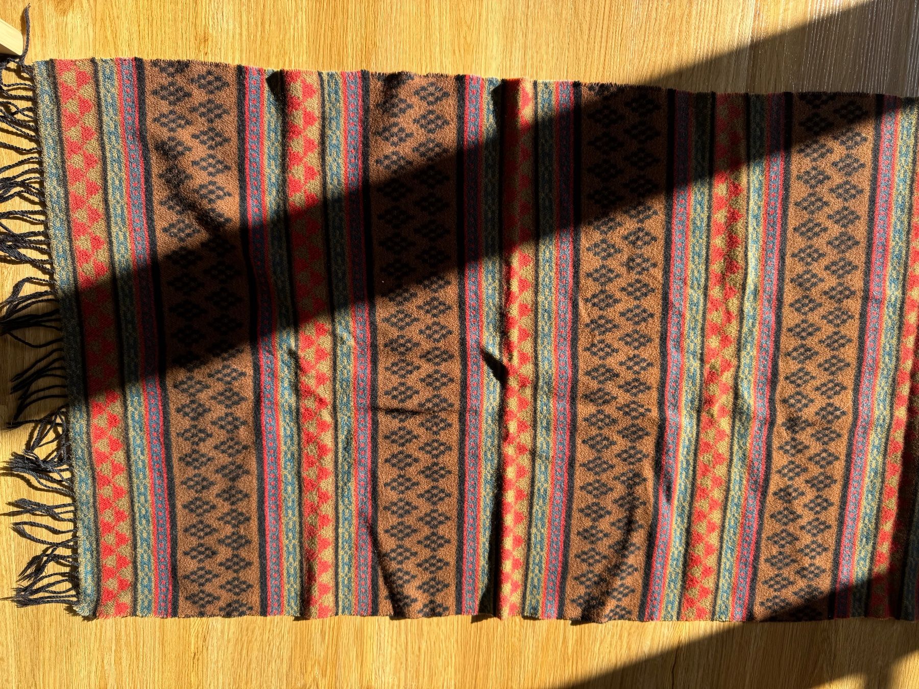 Foulards, Tücher & Schals: Tuch, Woll-Mix Schal, schwarz, rot – Gebraucht aus Bubikon von hachia888 3