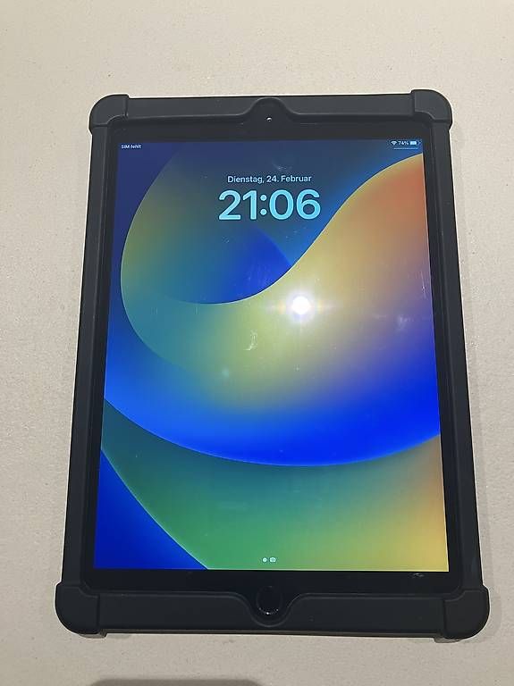 Tablet PC: Apple Ipad 5. Generation 32GB mit SIM – Gebraucht aus Menznau von siricius