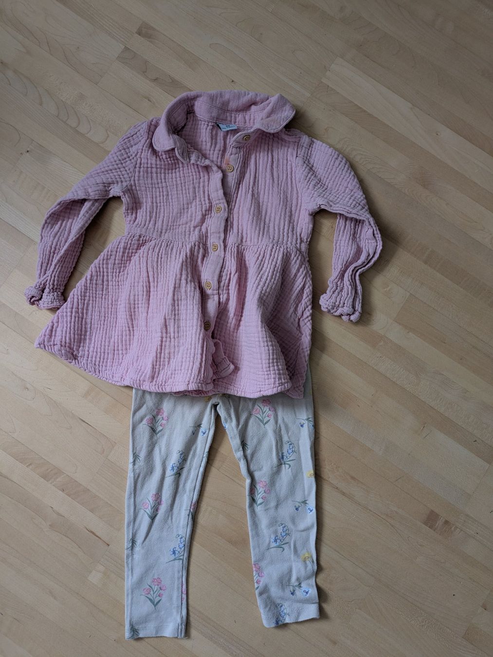 Lotti & Set di vestiti: Kleid mit Leggins Gr. 92 – Usato da Bern venduto da macsandra