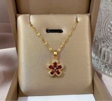 Goldkette mit rotem Stein Anhänger Blume ❤️